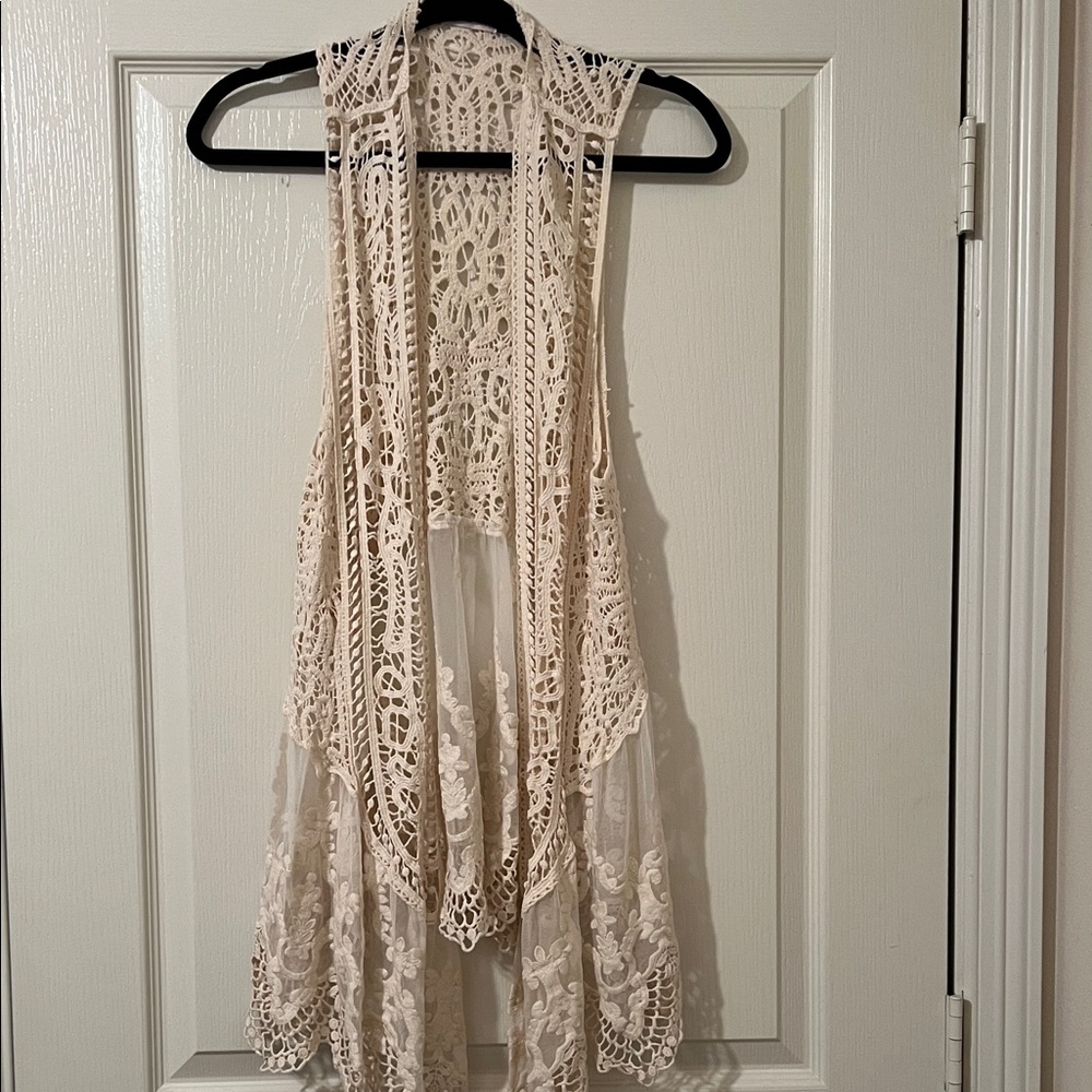 Lace Sleeveless Cardigan
